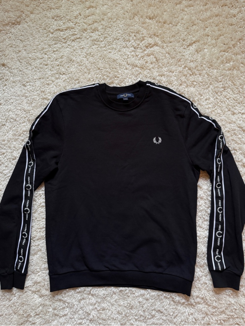 Fred Perry Men’s Logo Taped Shoulder Crewneck Shirt. Sz Med. MINT condition!